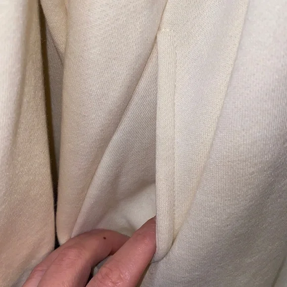 Snoopy and Woodstock Cream/White/Red Oversized Crew Neck Sweatshirt, Size Large - Picture 6 of 9